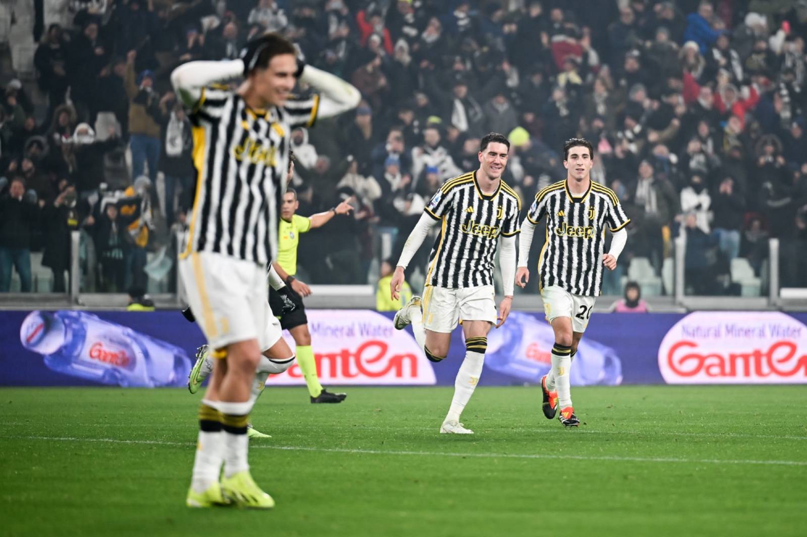 九游登录入口-尤文深夜客战，展现出色团队合作