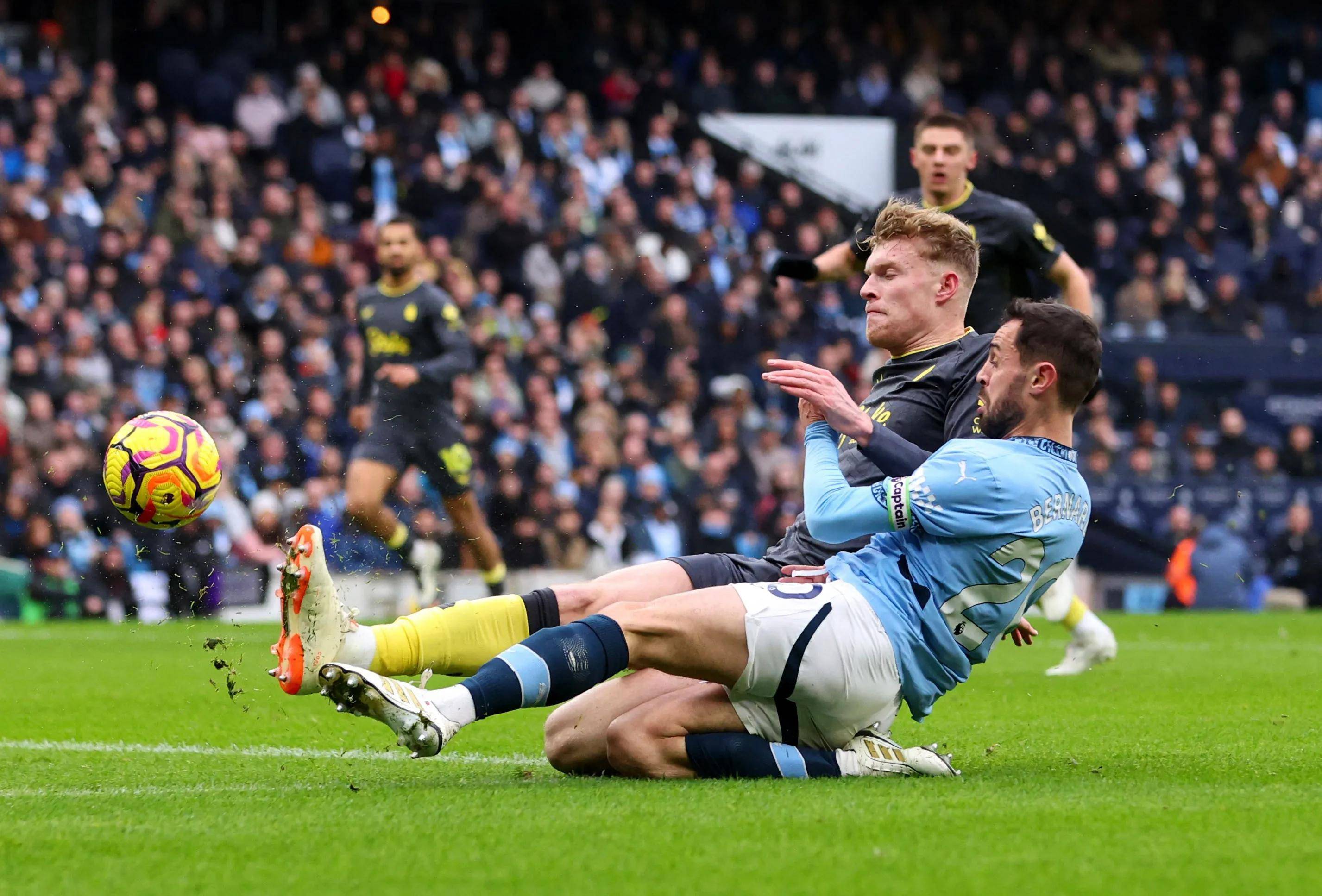 曼城在主场被逼平，球队积分榜跌至第四